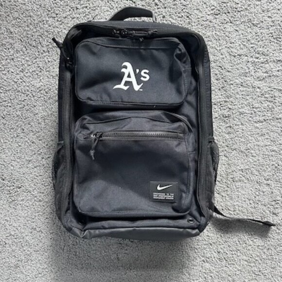 NWOT Nike Oakland A's Utility Speed Backpack - Never Used - Multi Use Design - Picture 1 of 6
